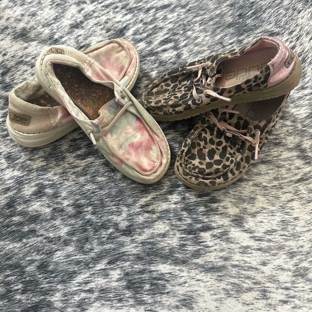 ⭐️2/$20⭐️Leopard and Tie-Dye Kids Hey Dude Shoes lot